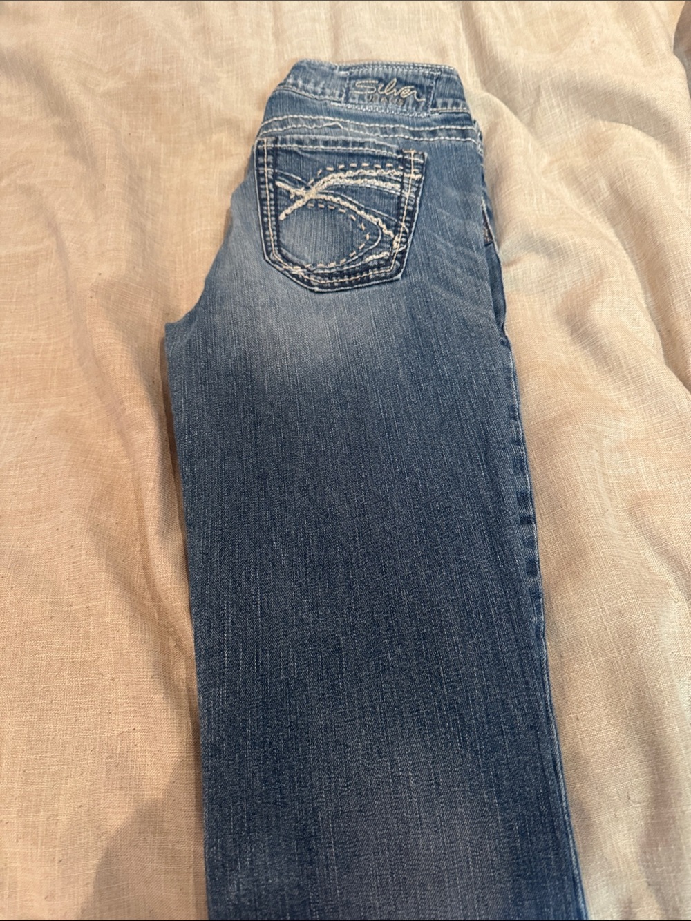 Silver Jeans Women's Mid Blue Skinny Jeans with Embroidered Back Pocket